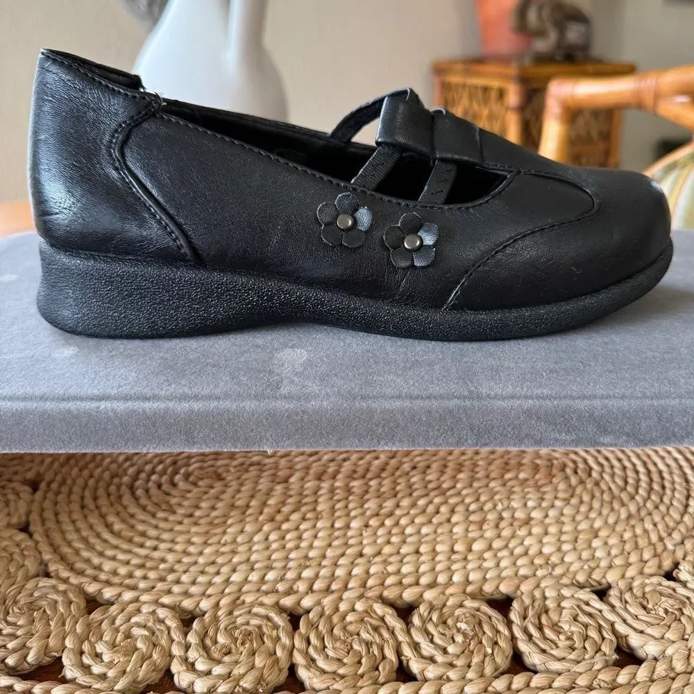 Petalia Girl’s Black Sienna Mary Jane Style Slip On Shoes Size 2